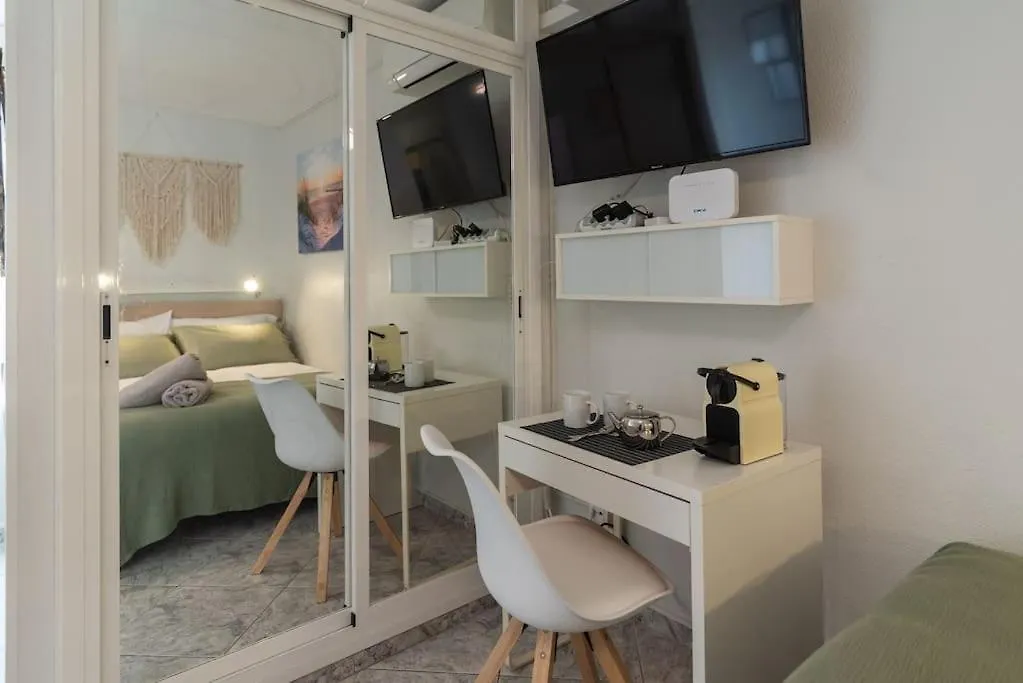 Estudio Reformado Con Vistas Al Mar Y Piscina, Ideal Para Parejas En Benalmádena 0*,  Spanje