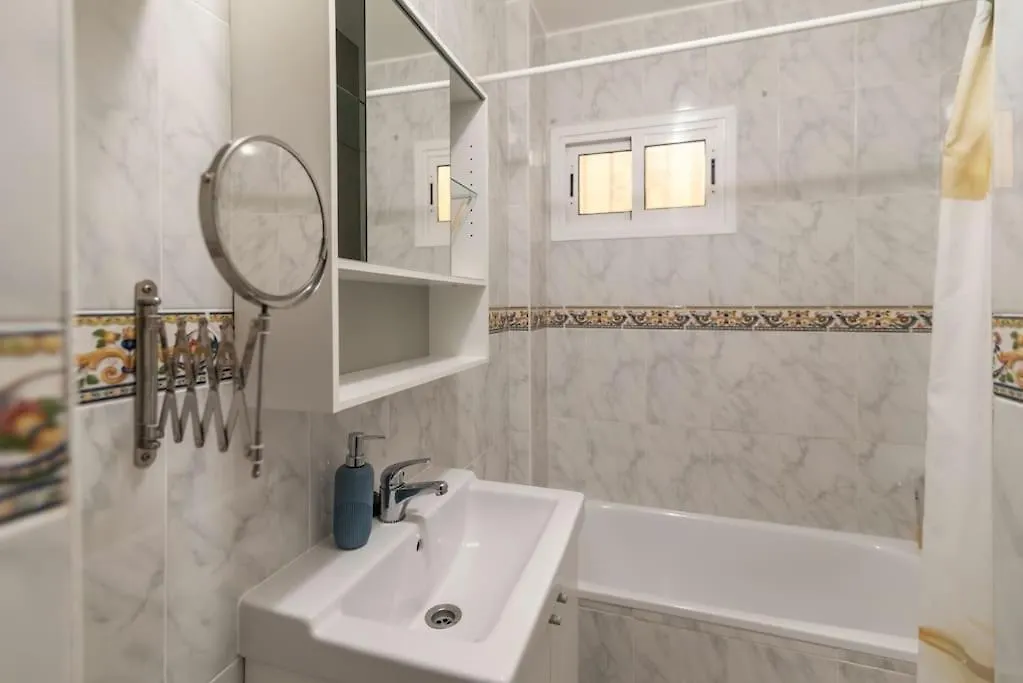 Estudio Reformado Con Vistas Al Mar Y Piscina, Ideal Para Parejas En Benalmádena