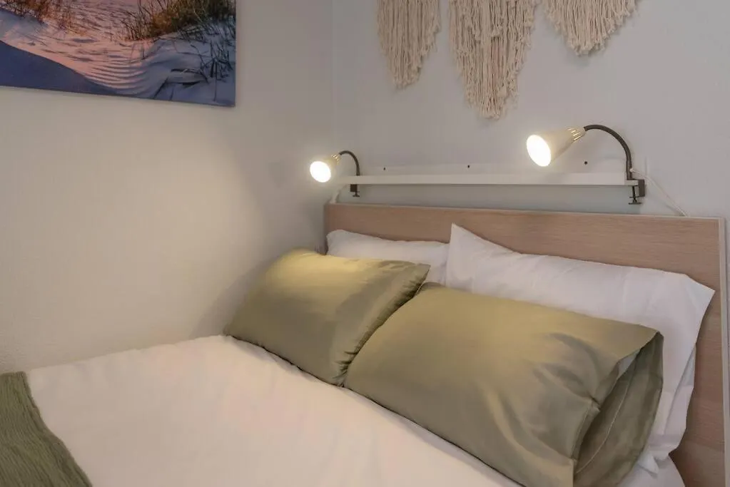 Estudio Reformado Con Vistas Al Mar Y Piscina, Ideal Para Parejas En Benalmádena