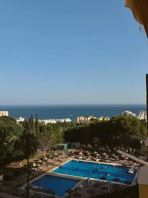 Estudio Reformado Con Vistas Al Mar Y Piscina, Ideal Para Parejas En Benalmádena